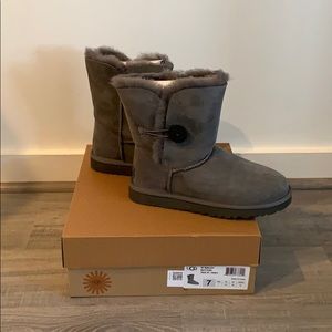 Ugg with Bailey Button